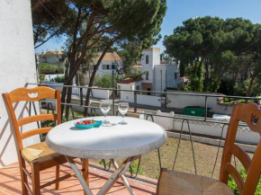 Apartment Les Cigales by Interhome